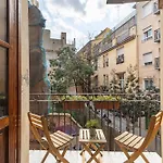 Prime Location, Bright & Cozy Апартаменты Валенсия