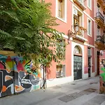 Prime Location, Bright & Cozy Апартаменты Валенсия