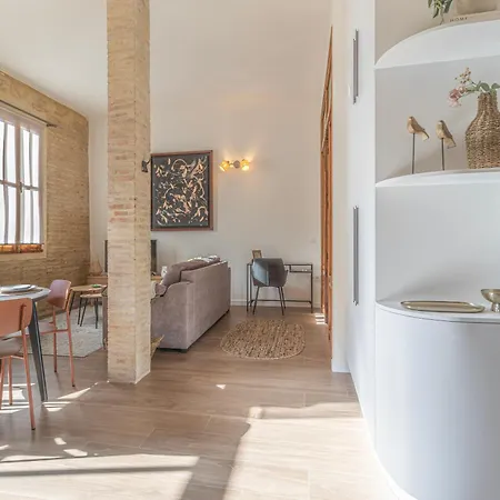 Prime Location, Bright & Cozy Appartement