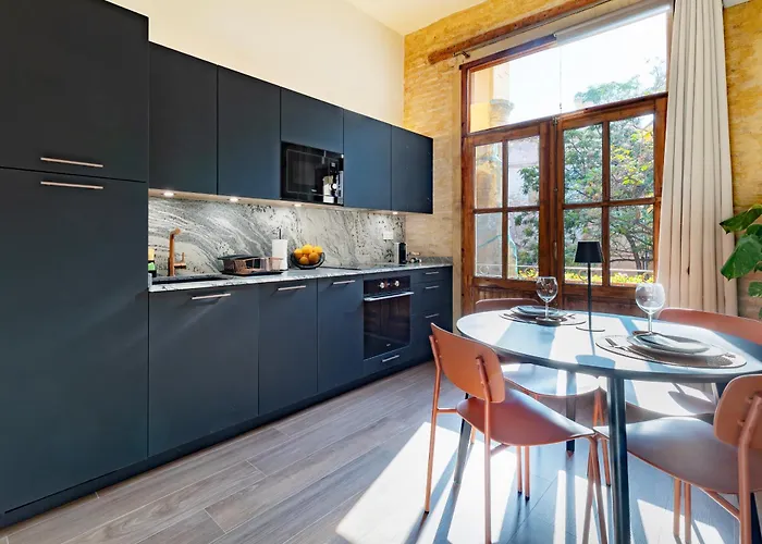 Prime Location, Bright & Cozy Appartement *