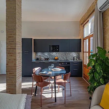 Prime Location, Bright & Cozy Valensiya